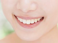 前歯のみを矯正したい！その方法と注意点を紹介