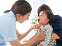 子どもへフッ素塗布はいつ頃から大丈夫？時期や間隔